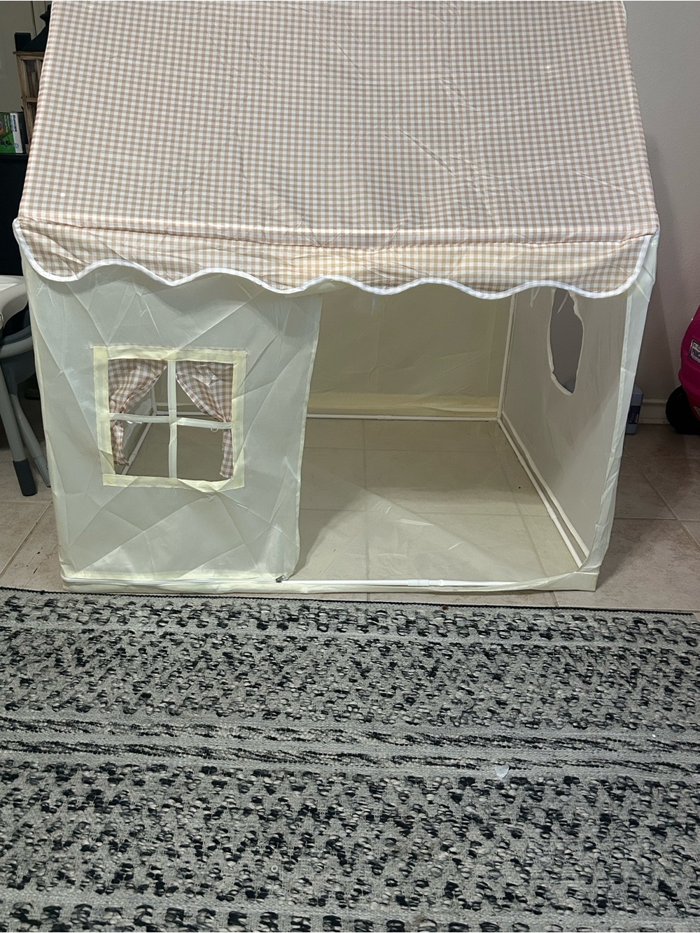 SHEIN Cream Playhouse Storage Tent with Beige Gingham Roof